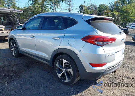 2016 Hyundai Tucson Sport z USA, uszkodzony, nr VIN KM8J3CA22GU240405